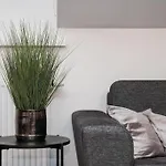 #Stayhere - Spacious Luxury Town Hall 3Bdr Apartment