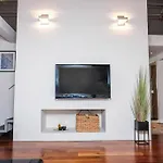 #Stayhere - Spacious Luxury Town Hall 3Bdr Apartment
