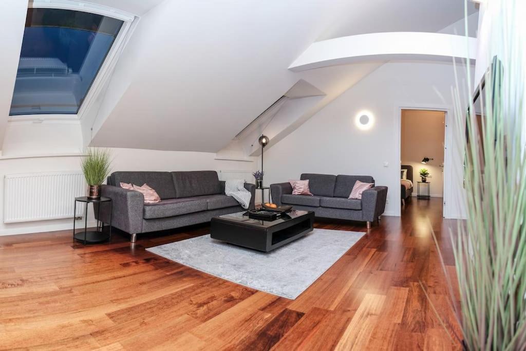 #stayhere - Spacious Luxury Town Hall 3bdr