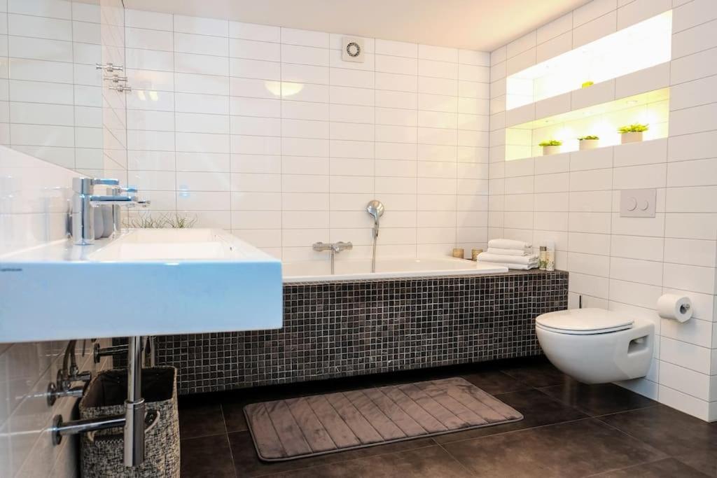 #stayhere - Spacious Luxury Town Hall 3bdr Appartamento