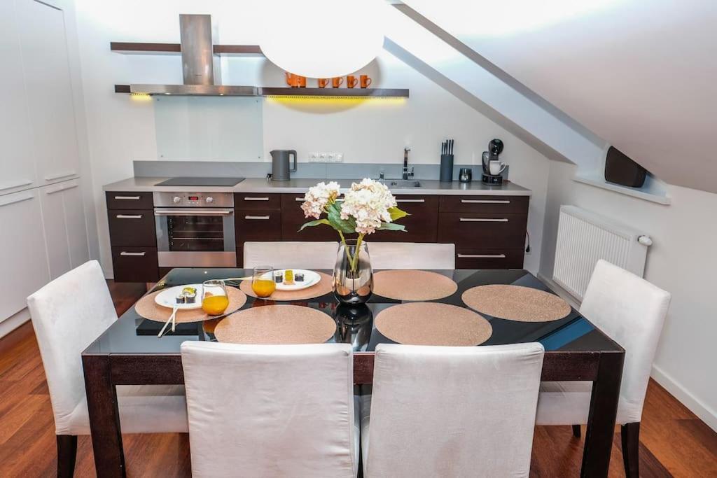 #stayhere - Spacious Luxury Town Hall 3bdr *