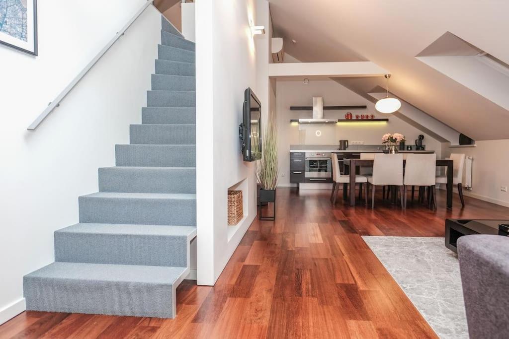 #stayhere - Spacious Luxury Town Hall 3bdr Appartamento