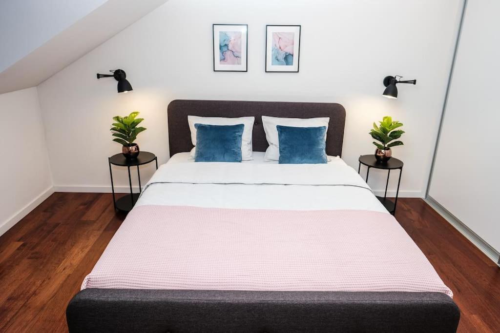 #stayhere - Spacious Luxury Town Hall 3bdr