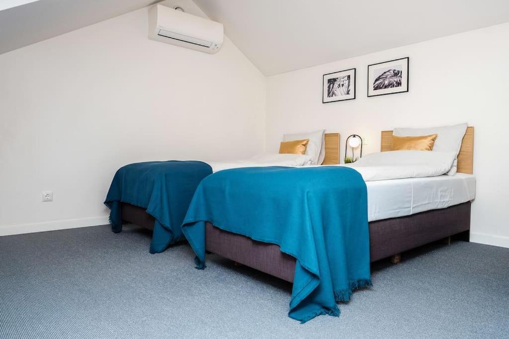 #stayhere - Spacious Luxury Town Hall 3bdr * VNO