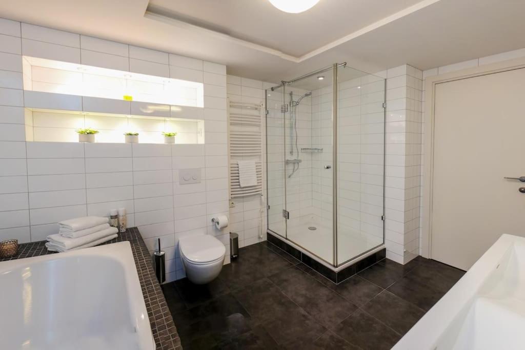 #stayhere - Spacious Luxury Town Hall 3bdr * VNO